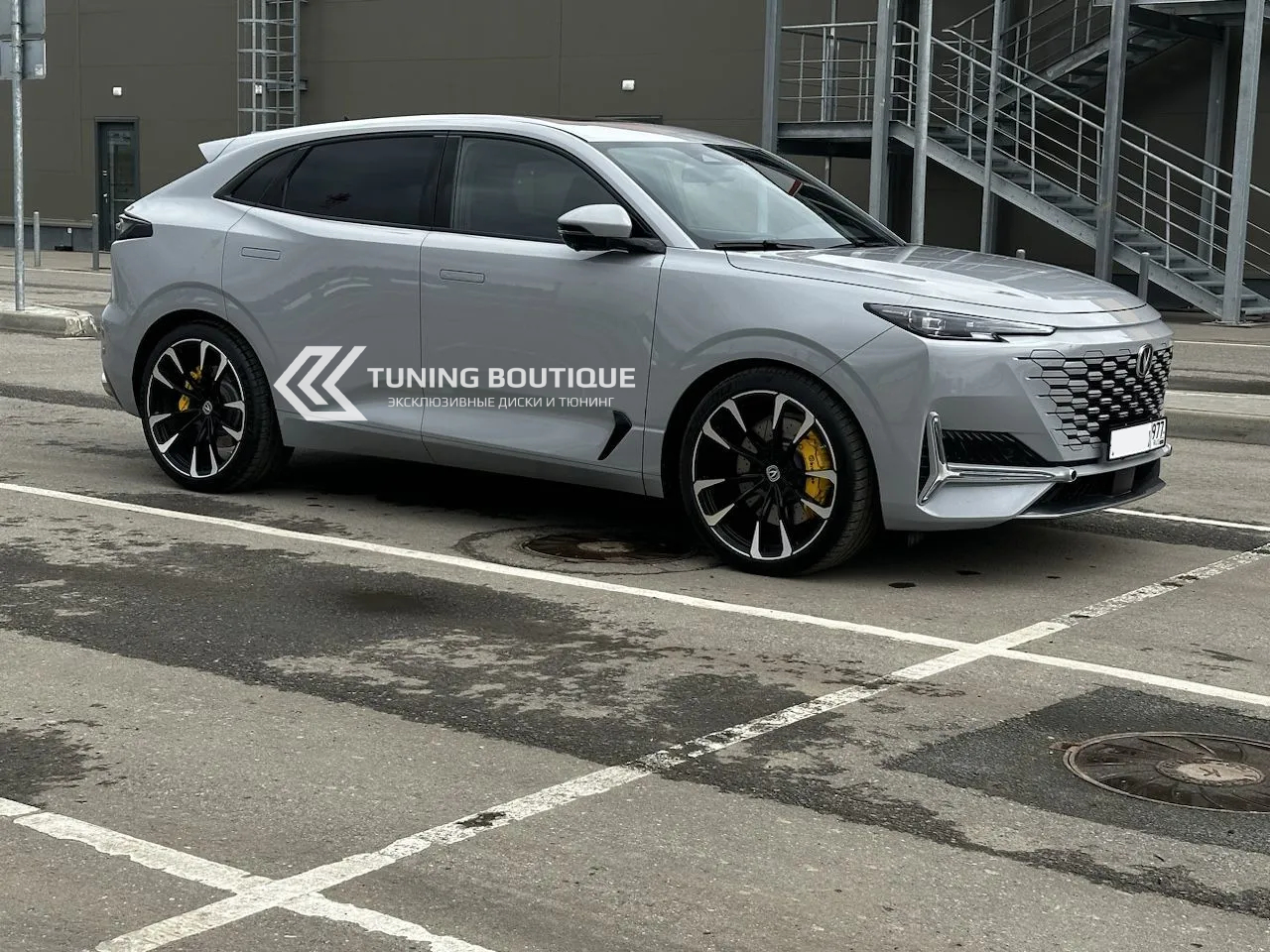 Changan UNI-K на 22" кованых дисках нашего производства